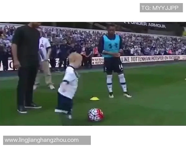 帅气男痞足球明星的魅力与风格解析,展现运动场上的独特个性与时尚态度