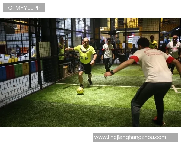 带原子的足球明星如何在赛场上展现超凡魅力与无尽潜力